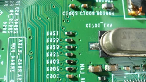 Vidéo macro d'une carte de circuit imprimé. Séquences 4K.