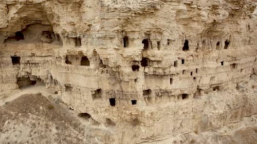 Vue aérienne de l'ancienne maison troglodyte 4