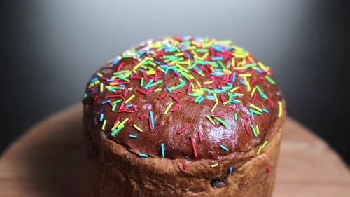 Ostergebäck aus Teig Christliche Tradition des Brotbackens zu Ehren der Osterfeiertage