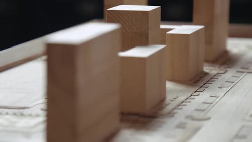 Objetos estructurales hechos por el hombre para la exposición: una muestra de un espacio habitable tranquilo