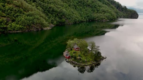 Discover the Tranquil Beauty of Norways Idyllic Island Retreat Surrounded By Lush Greenery