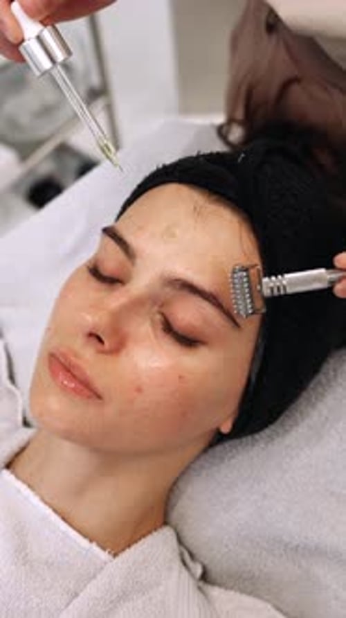 O tratamento para a pele destaca a hidratação profunda e o rejuvenescimento no spa local