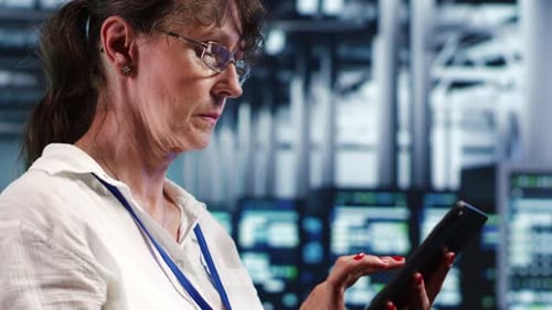 Centre de données avec racks de serveurs AI