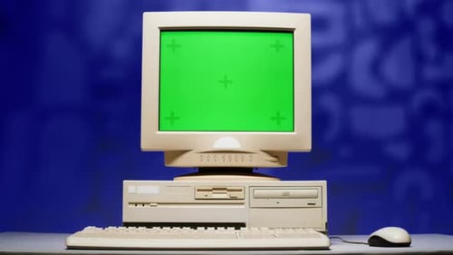 PC retro con clave cromática, pantalla verde, estudio de computadora antiguo, primer plano, escritorio, pantalla de onda retro vintage