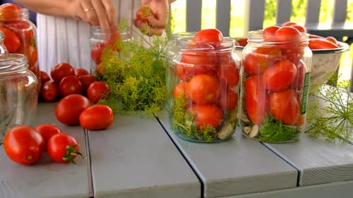 Preserving Fresh Tomatoes in Glass Jars