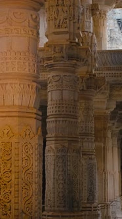 Colonnes du temple jaïn de Ranakpur ou Chaturmukha Dharana Vihara Mandir à Ranakpur, Rajasthan, Inde