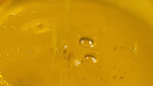 Oil Drops and Ripple