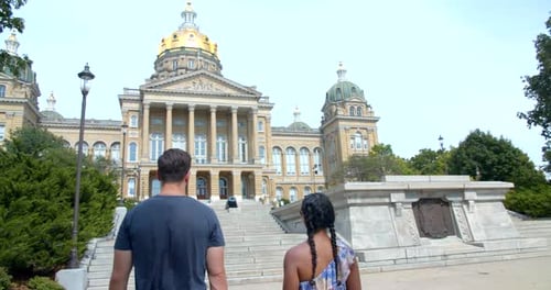 Des Moines, Iowa / Usa - June 8, 2019: Tourists, Couple At The Des Moines Iowa State Capitol, Day...