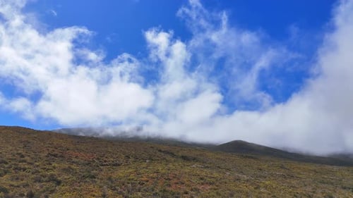 Wolken auf der Landschaft von Maui.