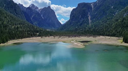 Toblacher See in den Dolomiten