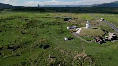 Vidéo par drone haute définition 4k du magnifique monument de l'alphabet arménien - Arménie