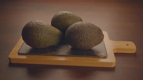 Superfood aus reifen Avocados mit gesunden Inhaltsstoffen für eine vegane Ernährung