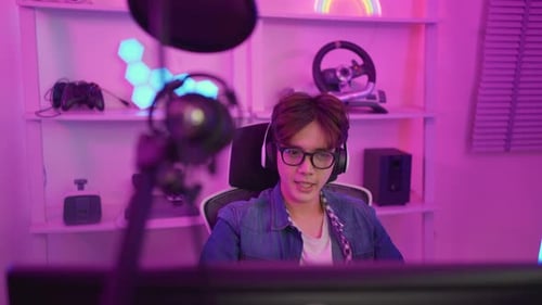 Young Adult Gaming, Streaming