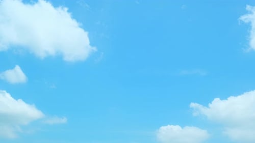 Der Durchgang der Sonne wird von ständig wechselnden Wolkenschatten geschmückt.
