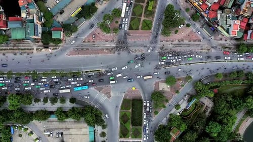 Drone, ville et circulation dans la rue, Lap de temps et transport en voiture