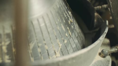fully automatic dough rotates dough.