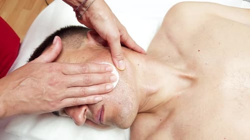 Non-surgical facelift for man - Italian modeling massage Gym