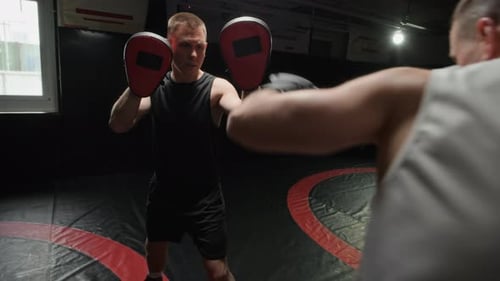Entrenamiento de boxeo con entrenador