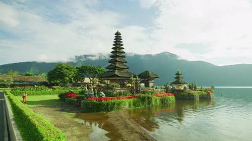Templo Ulun Danu Beratan y lago Bratan, Bali, Indonesia
