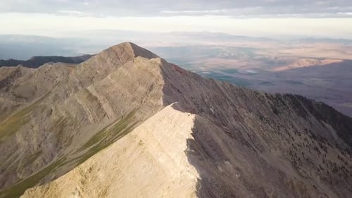 magnifique lever de soleil matinal sur le mont Nebo, Salt Lake City, Utah - ASCENSION AÉRIENNE