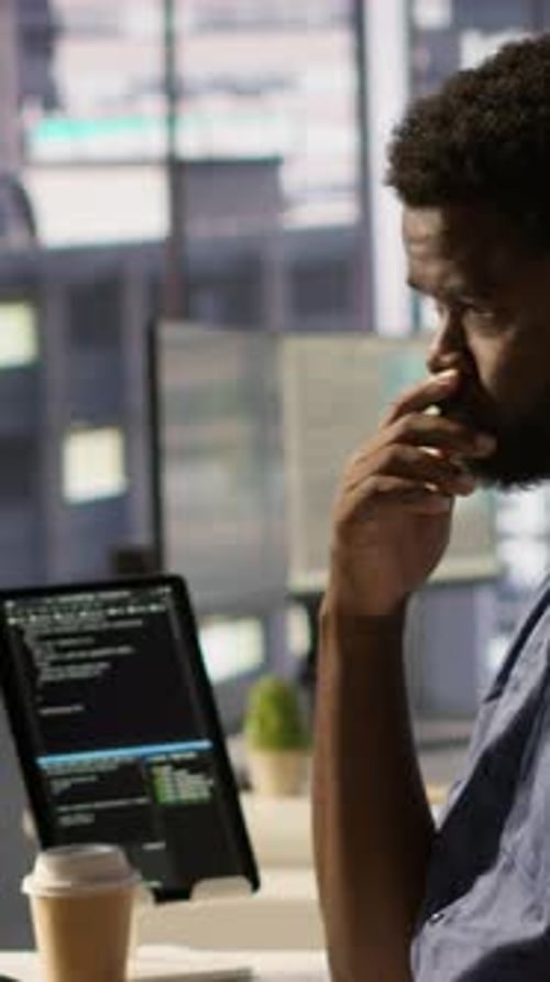 Der vertikale Videomanager wird den Fortschritt des Programmierers bei der Erstellung von KI überprüfen