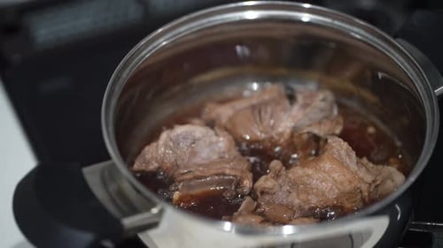 Côtes de porc bouillies