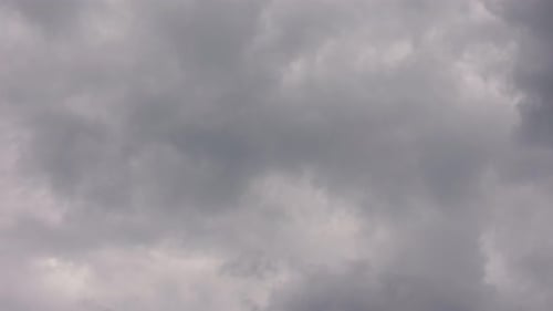 Zeitraffer, dunkler Himmel, Wolkenhintergrund, Zeitlupe, epischer Sturm, tropischer Sonnenuntergang, dunkle Wolke, stürmisch.