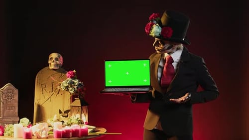 Ordinateur portable glamour Holy Entity Holy Entity avec écran vert