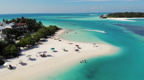 Blue Lagoon Island In The Ocean. Maldivian Resorts. Amazing Ocean Beach