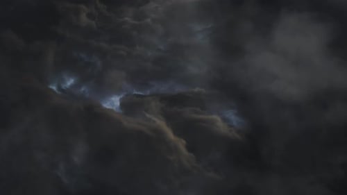 Bedrohliche dunkle Wolken ziehen sich zusammen und es stürmt.