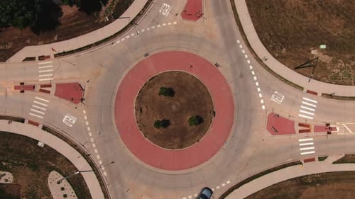 spinning aerial over a roundabout, traffic efficiency
