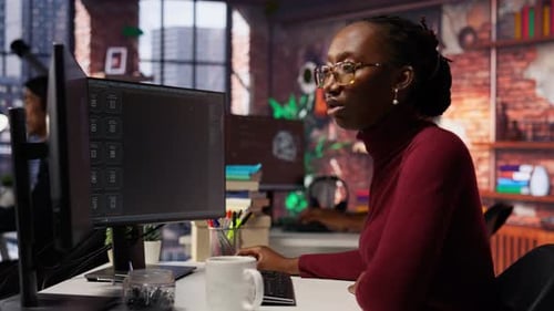 Programador de Silicon Valley Venture que resuelve tareas con AI LLM Chatbot