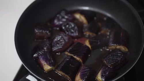 Make eggplant stew