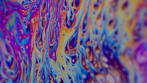 Pintura a óleo de superfície iridescente de cor arco-íris vívida