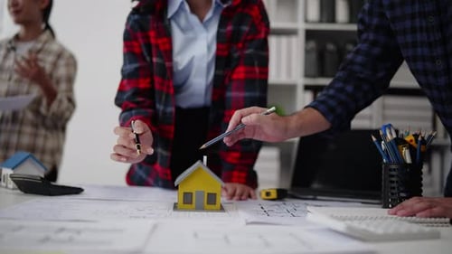 Working brainstorming for cost estimating on design architectural and engineering.