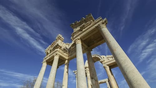 Tétrapylon, ruines anciennes d'Aphrodisias, Aydın, Turquie. 4K. Ruines du temple d'Aphrodite. 3.