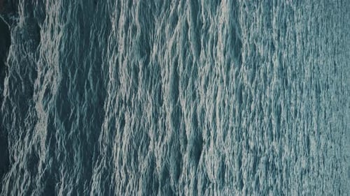 Resplandor del sol en el agua