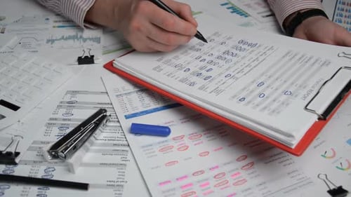 Analyzing Financial Reports in the Modern Workplace