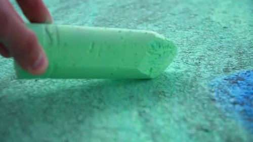 Nahaufnahme eines Stücks Kreide zum Zeichnen