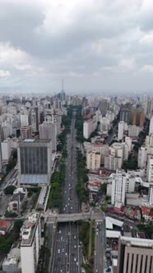 Centro de São Paulo, paisagem urbana de arranha-céus, Brasil.