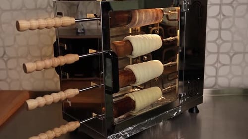 Chimney Cake Baking Oven Rotating Dough Cones