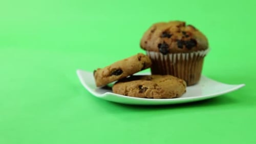 pastry turning on green screen