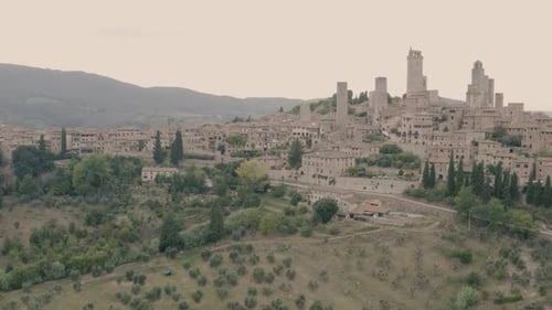 San Gimignano, Tuscany | 4K UHD D-LOG -
Perfect for colour grading! 23.976fps
Stunning panoramic dr