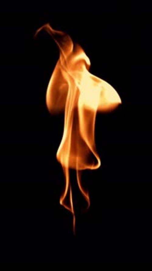 Helle Flammen auf schwarzem Hintergrund, gefilmt mit einer Hochgeschwindigkeitskamera mit 1000 Bildern pro Sekunde