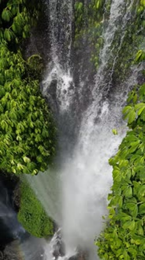Gigantic Waterfall, Vertical Video 02