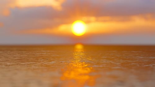 Wenn die Sonne untergeht, erscheinen auf dem ruhigen Meer Wellen