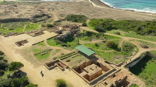 vue aérienne du site archéologique des Tombeaux des Rois à Paphos, à Chypre. Ancienne structure en pierre