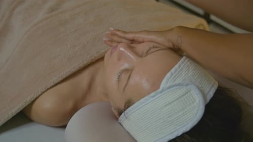 Indulge in a Relaxing Facial Treatment at the Spa Skincare and Beauty Therapy Session