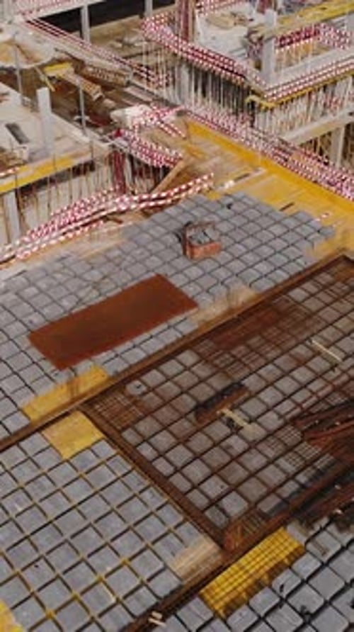Vídeo vertical del sitio de construcción