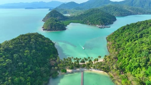 Tropical paradise: Turquoise waters, sandy coasts, above. 4K.